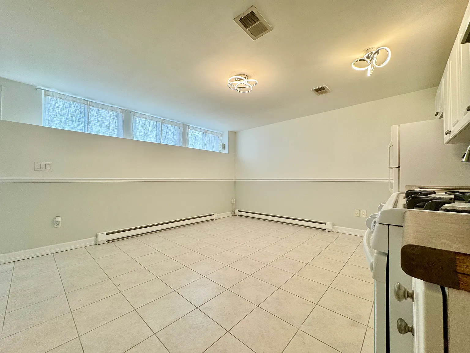 1 bed, 550 sqft, $1,700 — Photo 3