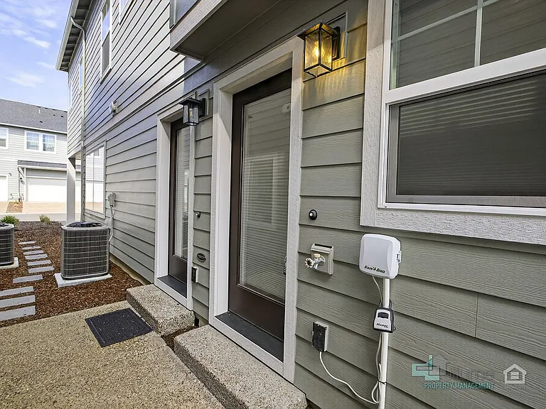 8435 SE Kinnaman St — Photo 5