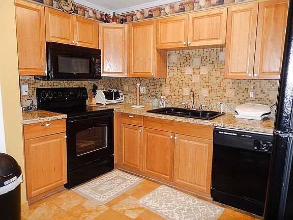 3rd image of 121 Sea Horse Dr SE APT B