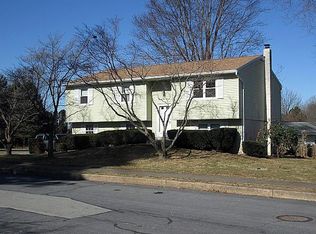 2511 Valley Dr, Lancaster, PA