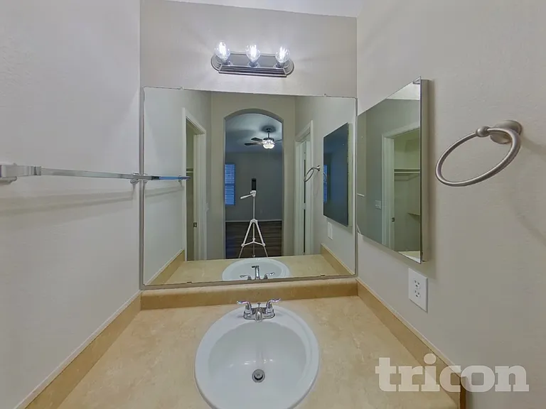 1612 E Barbarita Ave — Photo 10