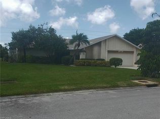 1246 Foxfire Ln, Naples, FL 34104