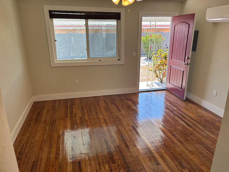 7261 Bay St #5 — Photo 5