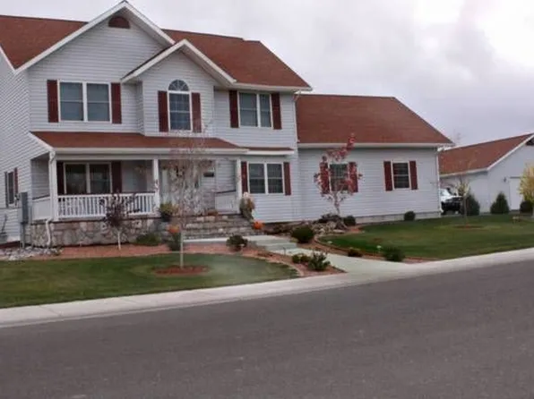 1107 N 16th St E, Riverton, WY 82501