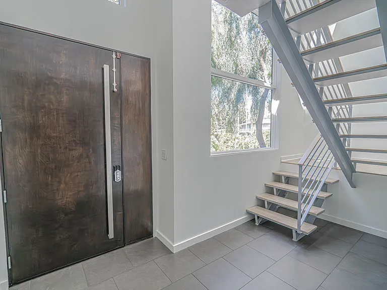 8641 Metz Pl — Photo 4