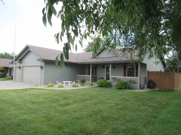 2869 Regent St, Janesville, WI 53546