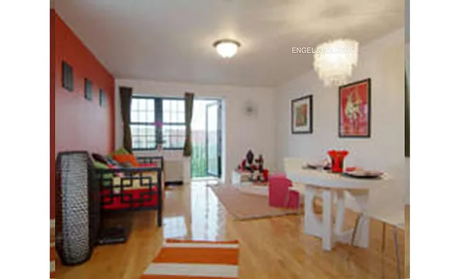 Rented by Engel & Völkers New York City | media 2