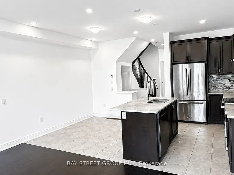 103 Drizzel Cres — Photo 3