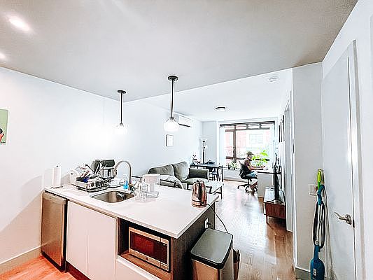 1st image of 740 De Kalb Ave #202