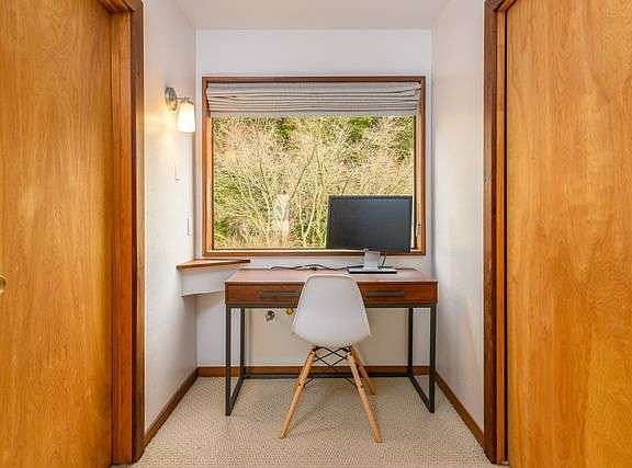 3rd image of 38051 Foothill Close