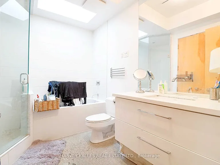 214 Bathurst St #Penthouse 3A — Photo 18