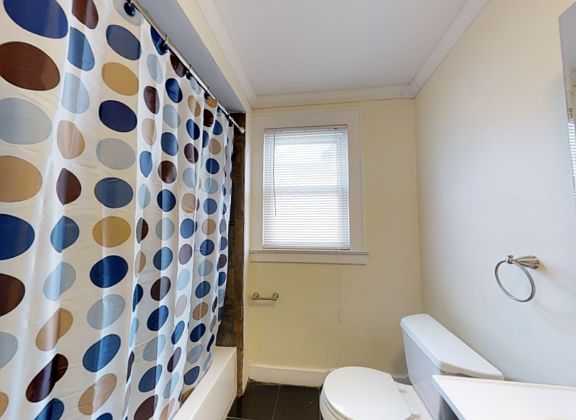 3rd image of 2401 E Genesee St #2