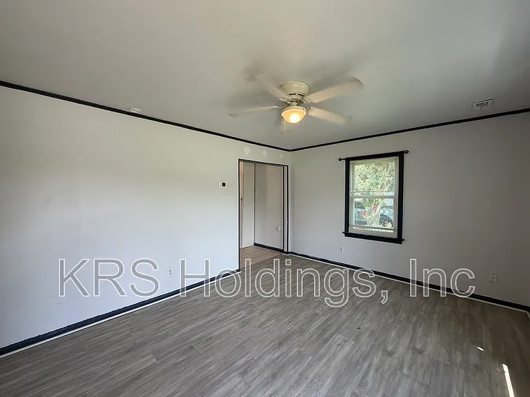 408 Stockton Rd — Photo 2