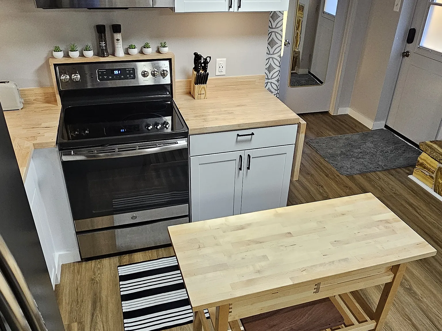 3242 S 300 W — Photo 2
