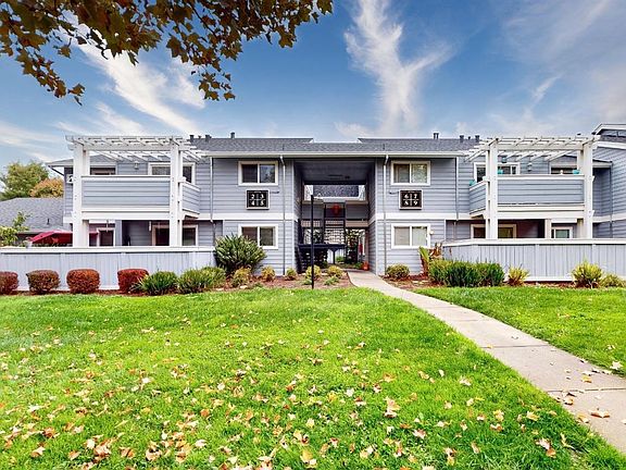 2nd image of 225 Burt Street #5
