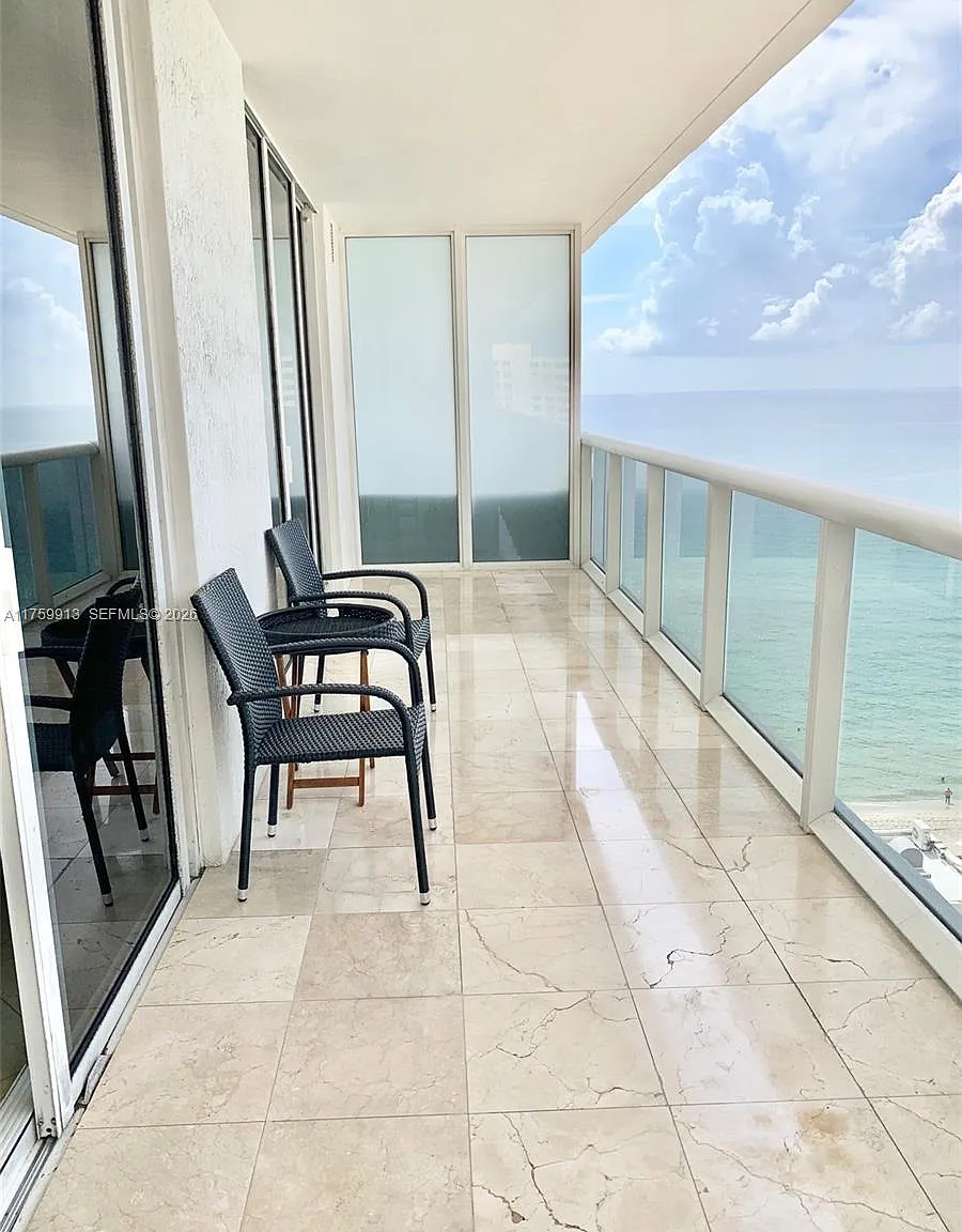 Beach Club Two Condo — Photo 4