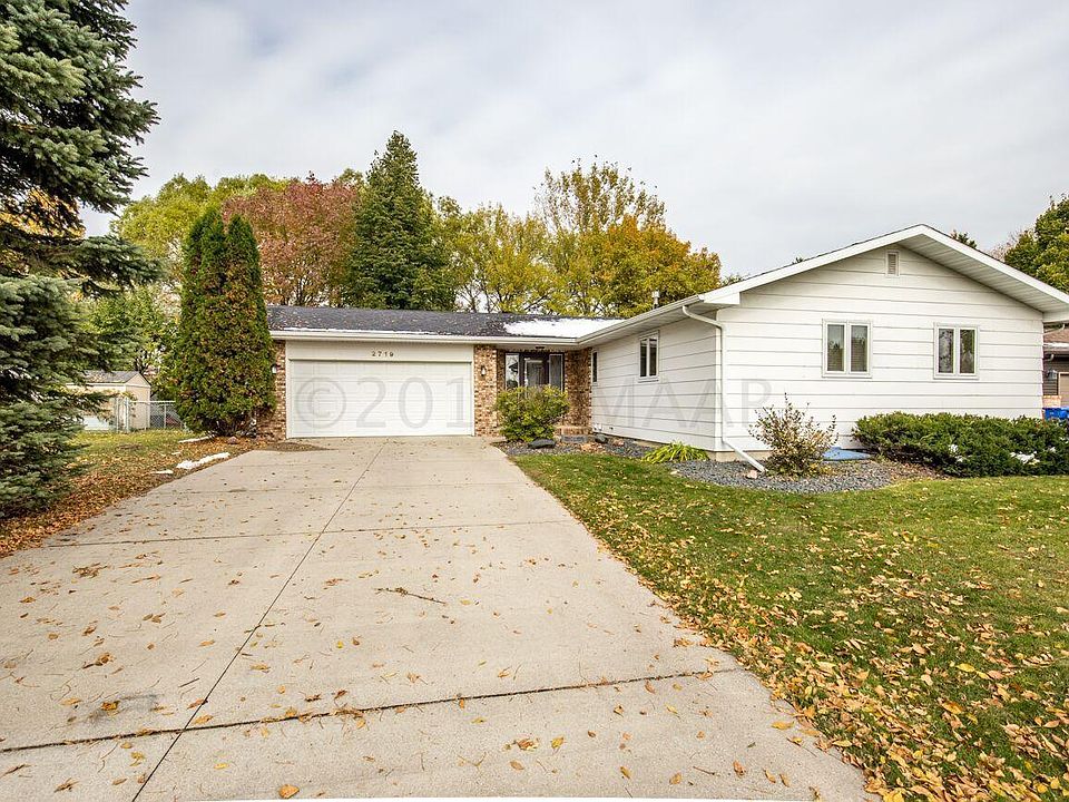 1st image of 2719 Southgate Dr S