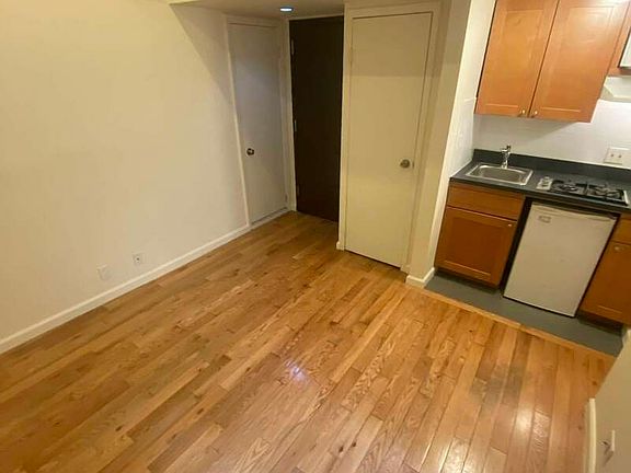 2nd image of 307 W 93rd St #1E6