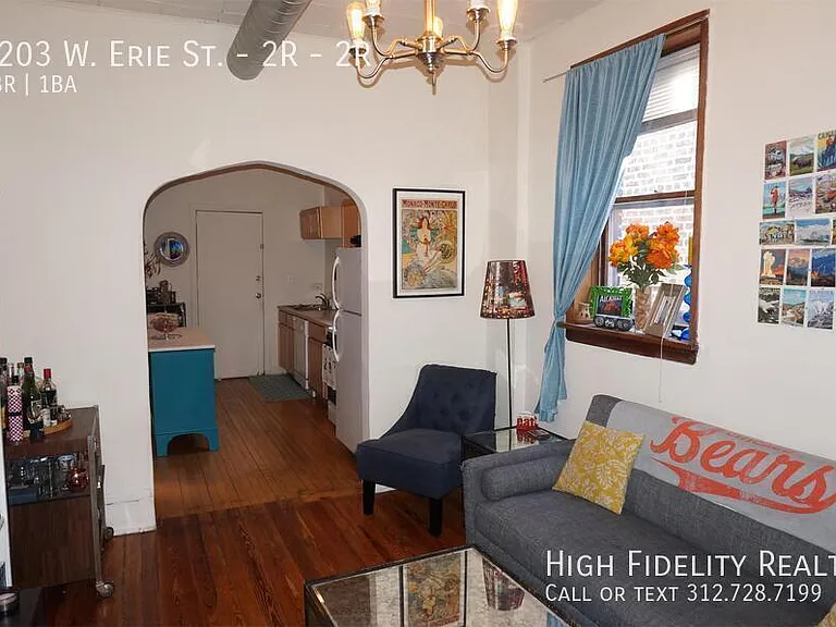 2203 W Erie St #2R — Photo 4