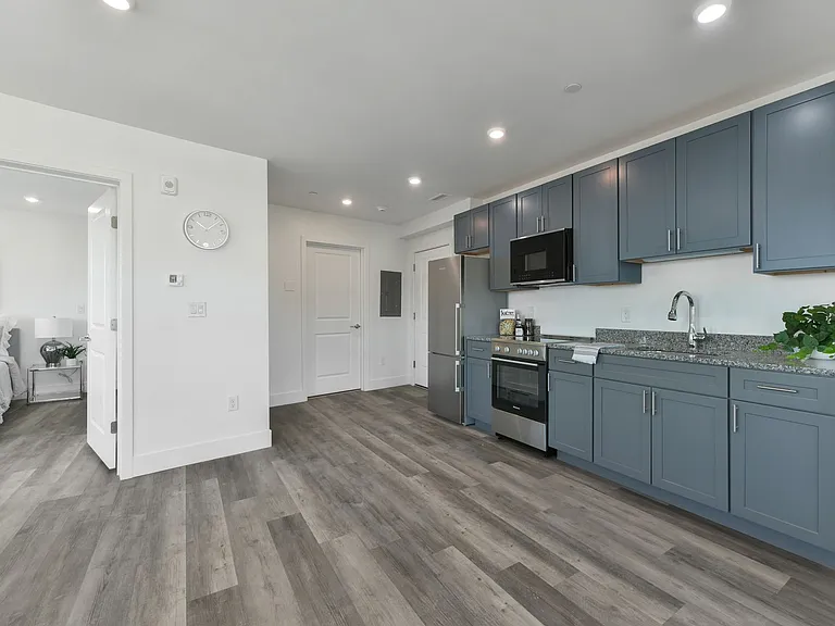 585 ESSEX STREET — Photo 85