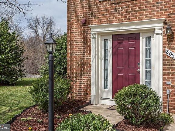 3rd image of 8065 Horseshoe Cottage Cir