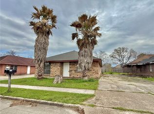 284 Meadows Dr, Destrehan, LA 70047