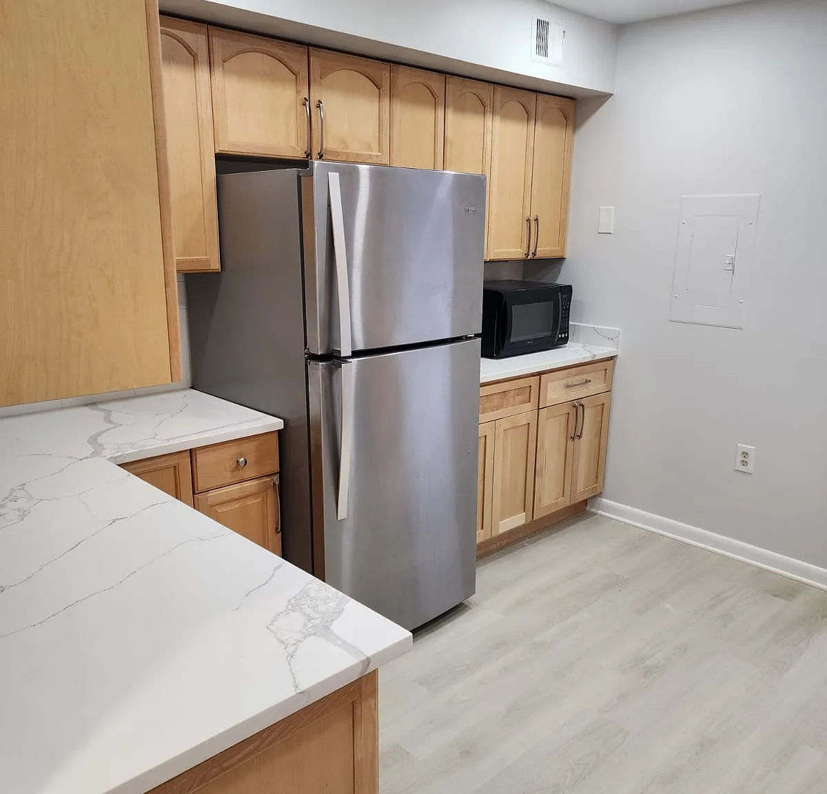 3 bed, 1473 sqft, $3,200 — Photo 2