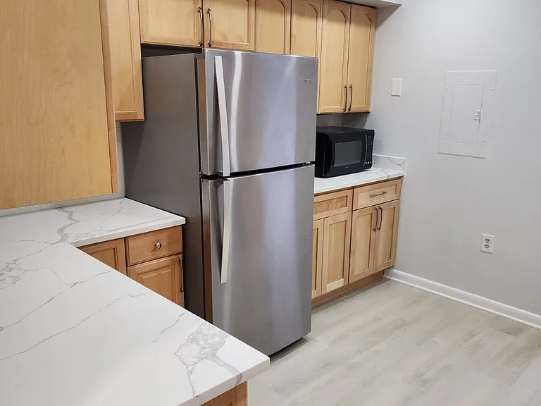 11319 Commonwealth Dr #102 — Photo 2