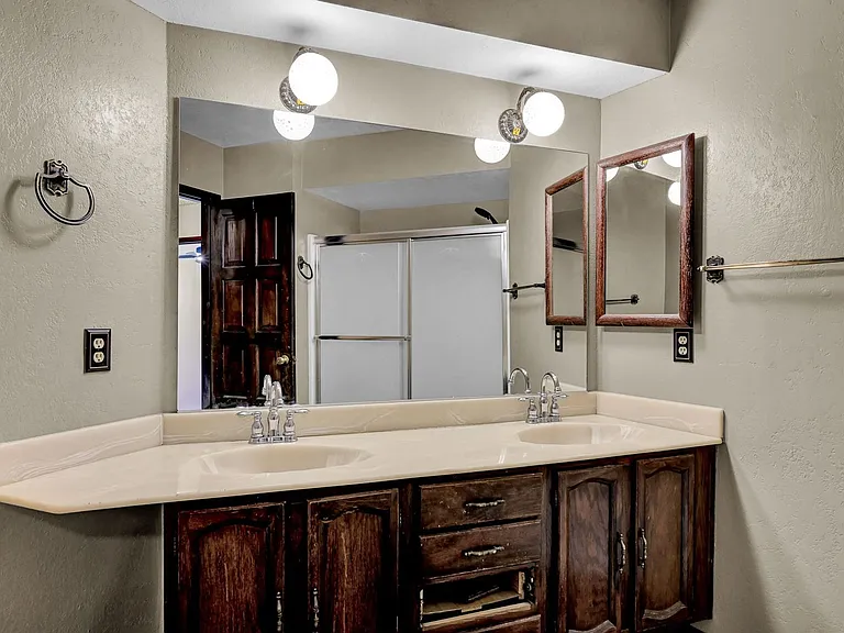 6975 Obannon Dr — Photo 46