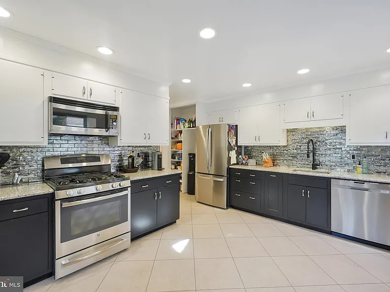 4732 Massachusetts Ave NW — Photo 11