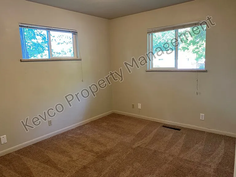 1313 Fairview Dr — Photo 11