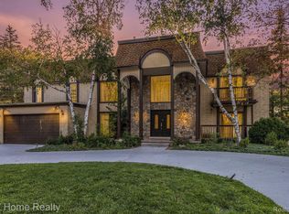 5240 W Bloomfield Lake Rd, West Bloomfield, MI 48323
