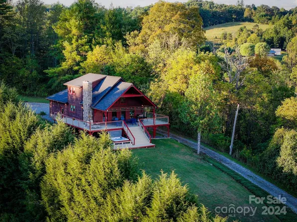 694 Boulder Rd, Marshall, NC 28753