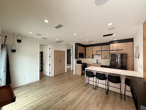 4th image of 20877 Miranda St