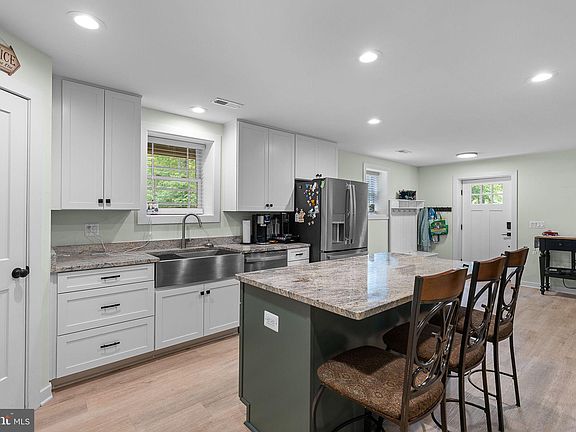 4th image of 26 Viking Ln