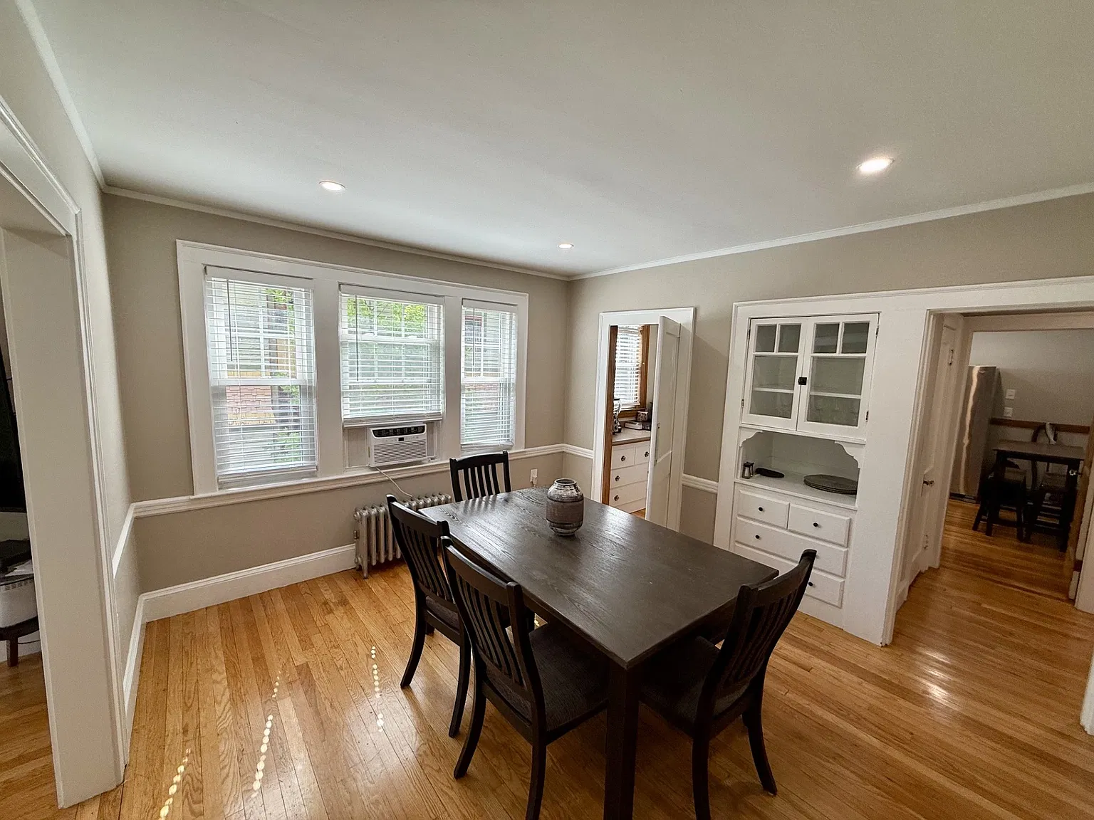 2 bed, 1350 sqft, $3,200 — Photo 4