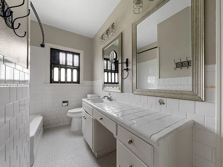 109 W Norwood Ct #1 — Photo 12