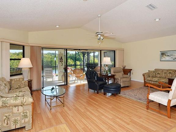 4th image of 1924 Cove Pointe Dr