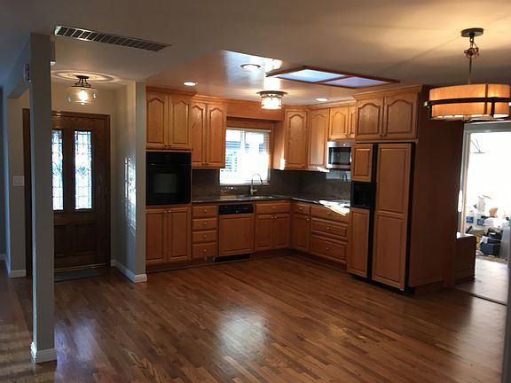 5th image of 819 Kolln St