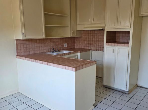 1363 E Acacia Ave APT 4