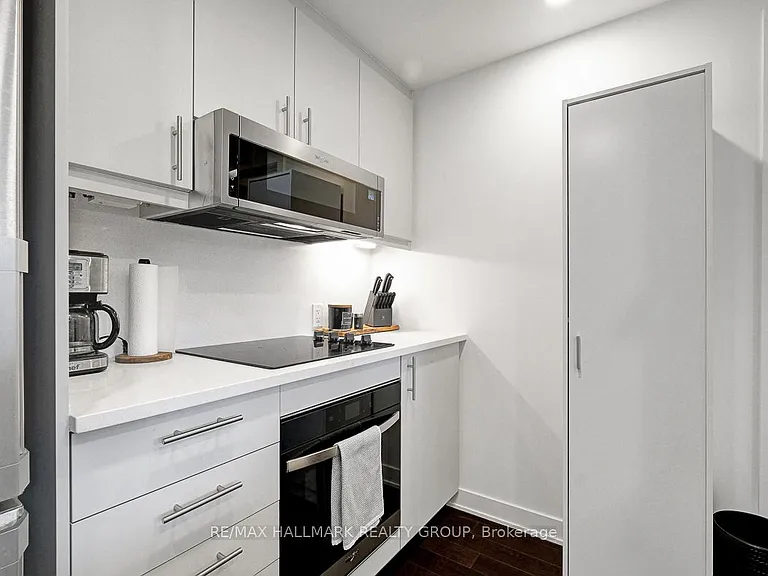 340 Queen St #1302 — Photo 17