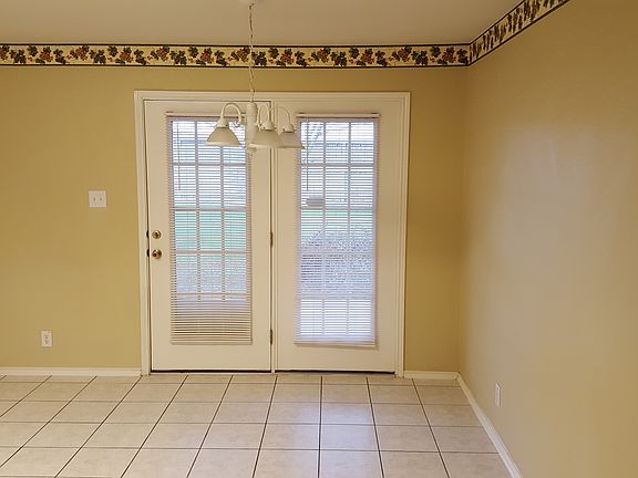 3rd image of 6636 Richland Pl