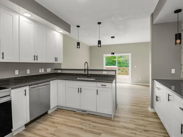 7658 Silver Lake Rd, Mounds View, MN 55112