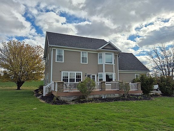 2nd image of 372 Transit Rd