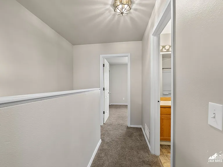 9841 Grange Dr — Photo 5