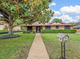 728 NW Barbara Ln, Burleson, TX 76028