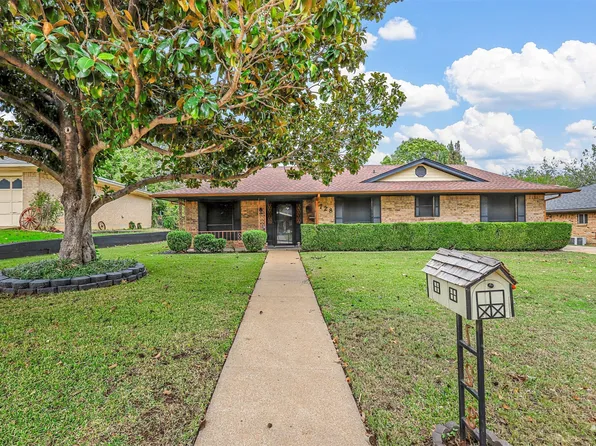 728 NW Barbara Ln, Burleson, TX 76028