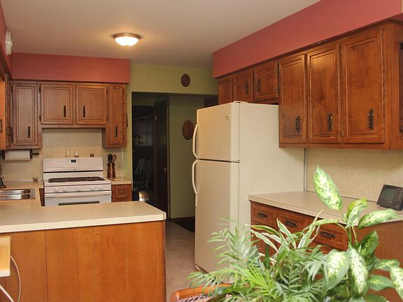 5th image of 6850 Sherwood Dr