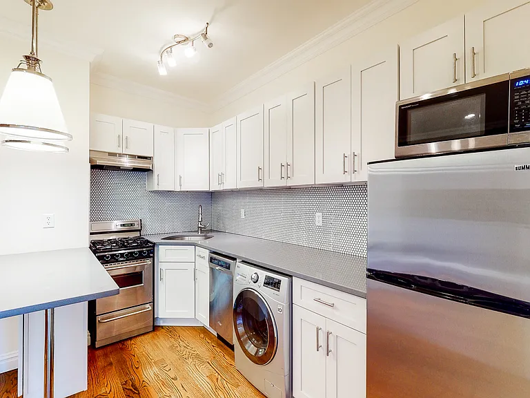 545 E 12th St #4D — Photo 3