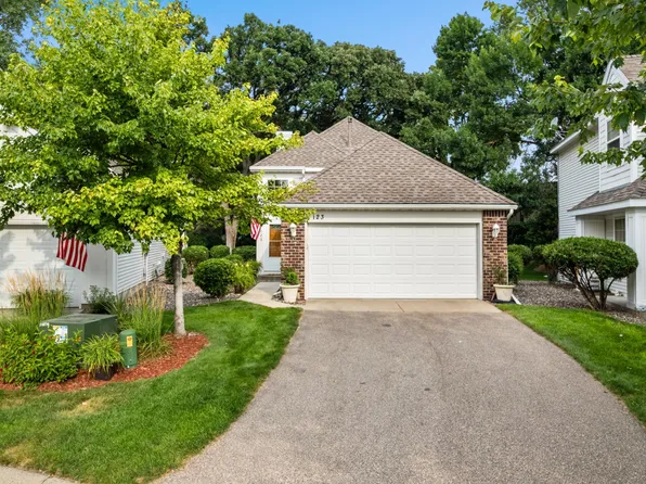 123 Christenson Ct NE, Fridley, MN 55432